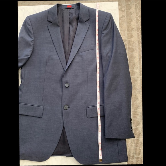 To continue : Hugo boss suits sizes folder - Picture 3 of 7